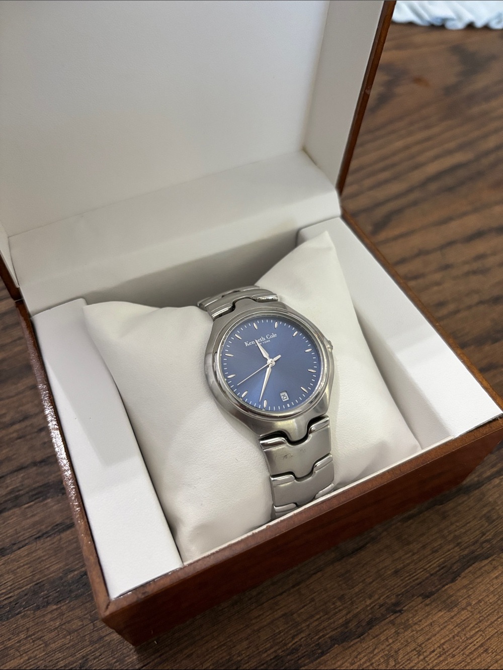Kenneth Cole Watch - Picture 3 of 6